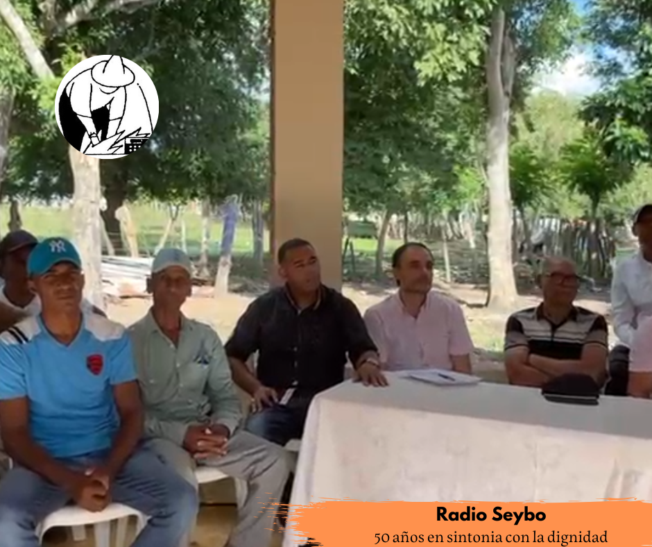 Reunión de comunitarios en Caciquillo